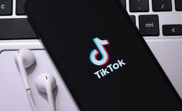 TikTok adiciona novas ferramentas de legenda e tradução